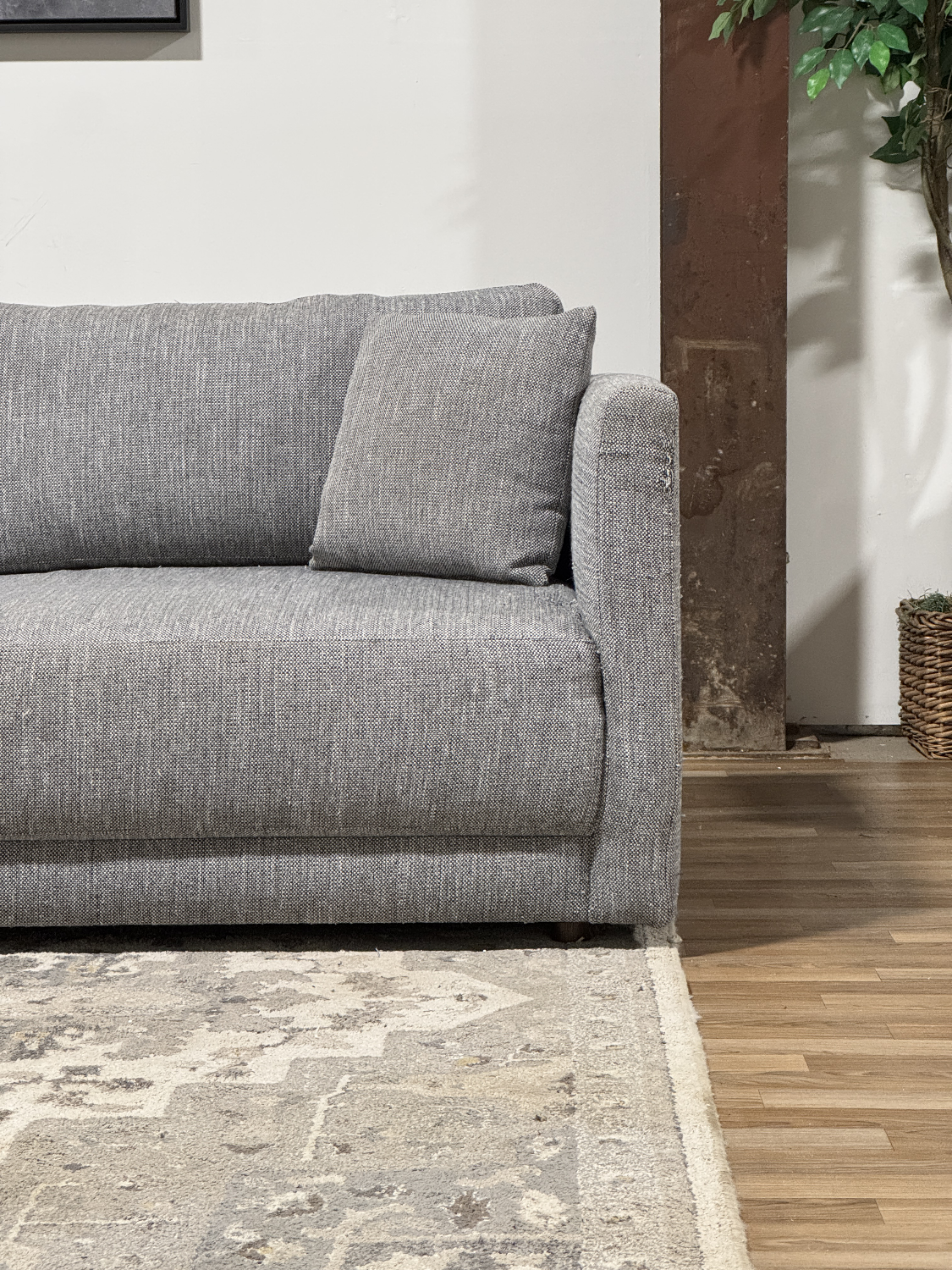 Modern Sectional Sofa π Delivery Available
